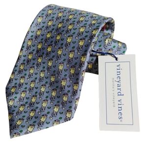 VINEYARD VINES Martha's 100% Silk Necktie USA Designer BLENDER Blue NWT